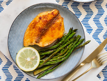 Tilapia Gratinada y Espárragos