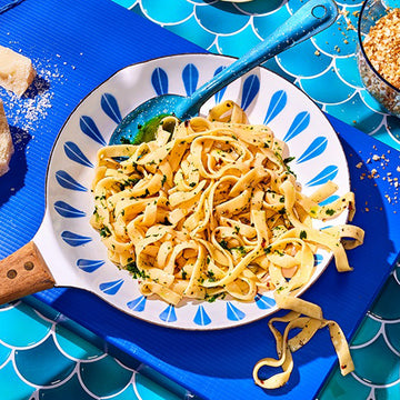 Pasta de Pescado con Tomate y Albahaca